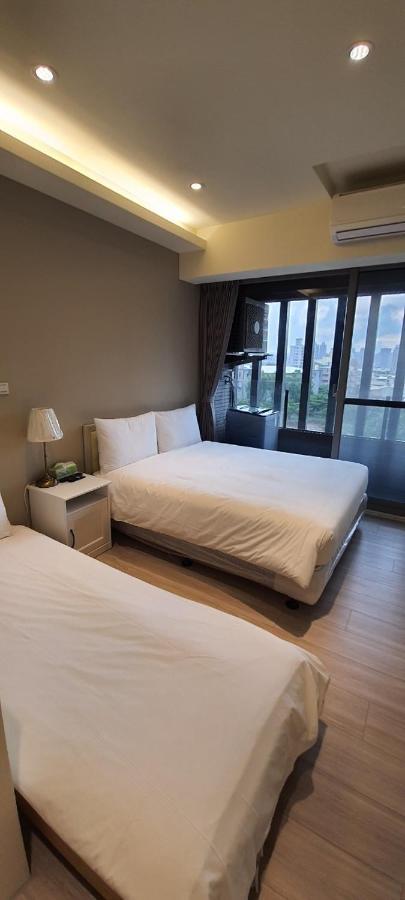 In Fengchia Hotel Taichung Luaran gambar